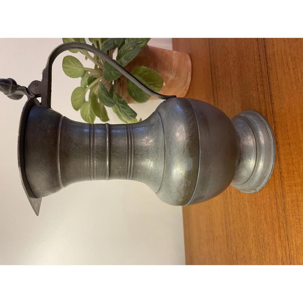 Vintage Pewter Pitcher / Carafe with acorn hinged Lid – Mid-Century – 8.6”